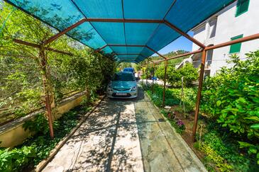 Apartments with terrace Tkon, North Dalmatia