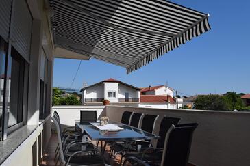 Apartments with parking space Rab - 12383