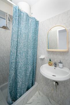 Apartments with terrace Kampor, Kvarner