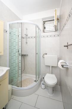 Apartments with terrace Kampor, Kvarner