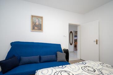 Apartments with terrace Kampor, Kvarner