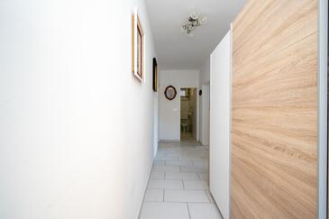 Apartments with terrace Kampor, Kvarner