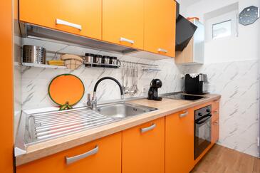 Apartments with terrace Kampor, Kvarner