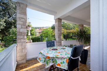 Apartments with terrace Kampor, Kvarner