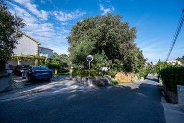 Apartments with terrace Kampor, Kvarner