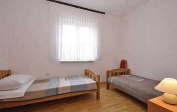 Апартаменти з паркуванням Мандре - Mandre, Паг - Pag - 12409