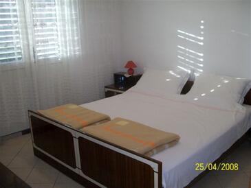 Apartments with parking space Bilo, Primošten - 12434