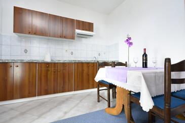 Apartamentos y estudios Baška Voda, Dalmacia Central