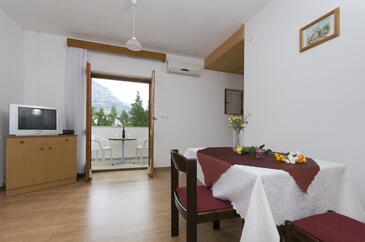 Apartamentos y estudios Baška Voda, Dalmacia Central