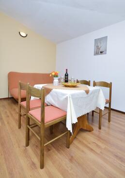 Apartamentos y estudios Baška Voda, Dalmacia Central