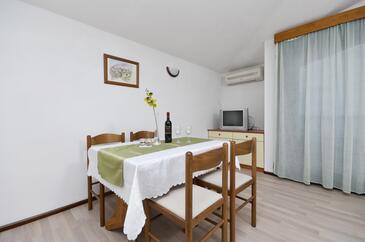 Apartamentos y estudios Baška Voda, Dalmacia Central