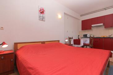 Apartamentos y estudios Baška Voda, Dalmacia Central