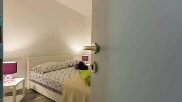 Apartmani s bazenom pogodni za obitelji s djecom Seget Vranjica, Trogir - 12476