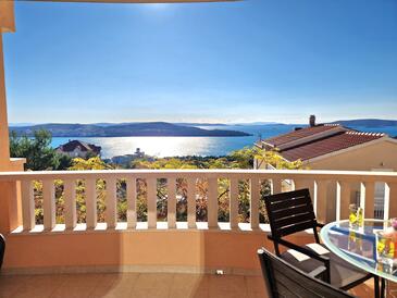 Appartamenti con parcheggio Seget Donji, Traù - Trogir - 12481