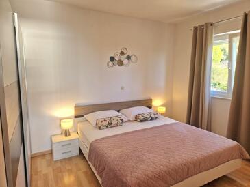 Leiligheter med parkering Seget Donji, Trogir - 12481