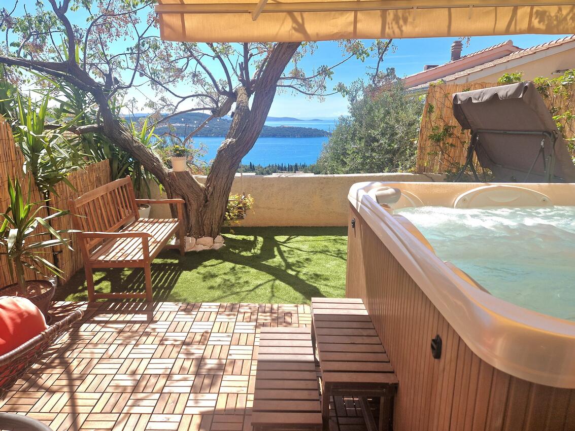 Apartmány s parkovištěm Seget Donji, Trogir - 12481