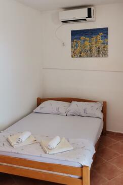 Apartments with parking space Borje, Pelješac - 12507