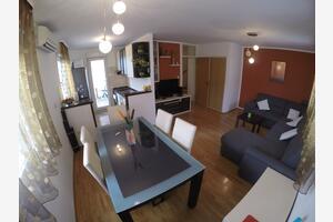 4-Zimmer-Ferienwohnung Omis (A-12525-a)