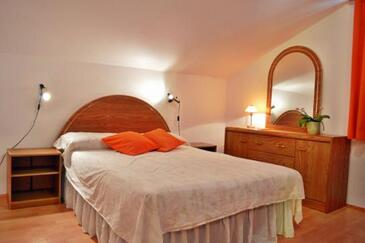 Apartments with parking space Tribunj, Vodice - 12529