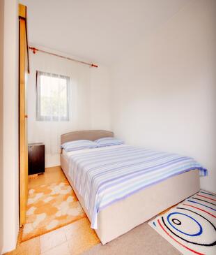 Apartmanok a tenger mellett Grebastica, Sibenik - 12588