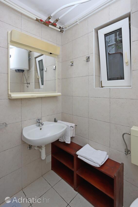 A-12592-a - Private accommodation - Apartments with a parking space Crikvenica