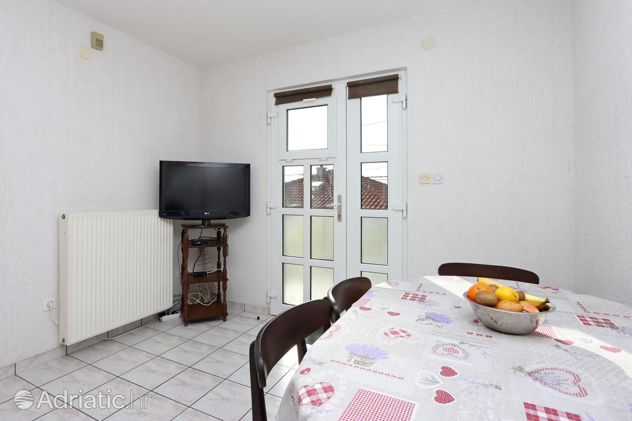 A-12592-c - Private accommodation - Apartments with a parking space Crikvenica
