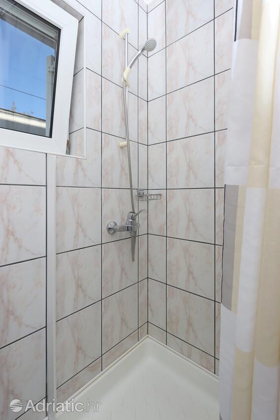 A-12592-d - Private accommodation - Apartments with a parking space Crikvenica