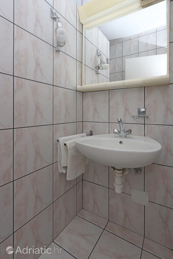 A-12592-d - Private accommodation - Apartments with a parking space Crikvenica