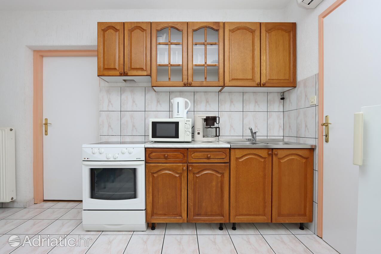 A-12592-d - Private accommodation - Apartments with a parking space Crikvenica
