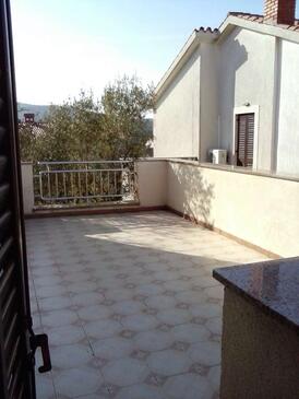 Apartmány s parkovištěm Cres - 12609