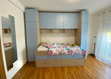 Ferienwohnungen mit Parkplatz Maslenica, Novigrad - 12636