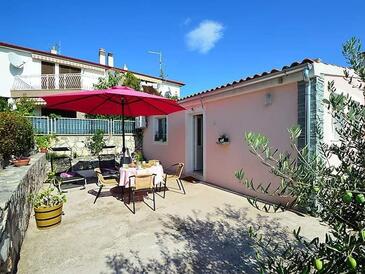 Apartments with terrace Brodarica, North Dalmatia