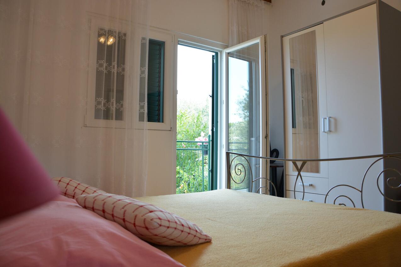 Apartments by the sea Poljica, Trogir - 12653