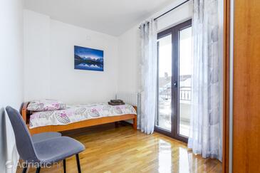 Apartments with parking space Rovinj - 12656