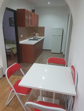 Apartments with parking space Crikvenica - 12657