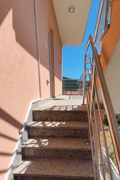 Appartementen met zwembad geschikt voor gezinnen met kinderen Vinisce, Trogir - 12676