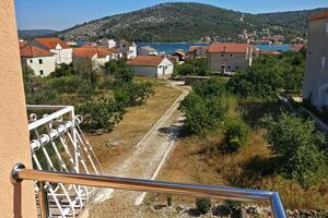 Appartamento di due stanze Vinisce, Traù - Trogir (A-12676-b(