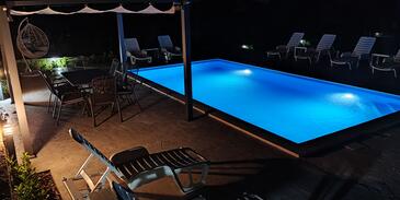 Family-friendly apartments with swimming pool Vinišće, Trogir - 12676 Adriatic.hr