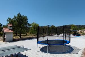 Appartamento di due stanze Vinisce, Traù - Trogir (A-12676-a(