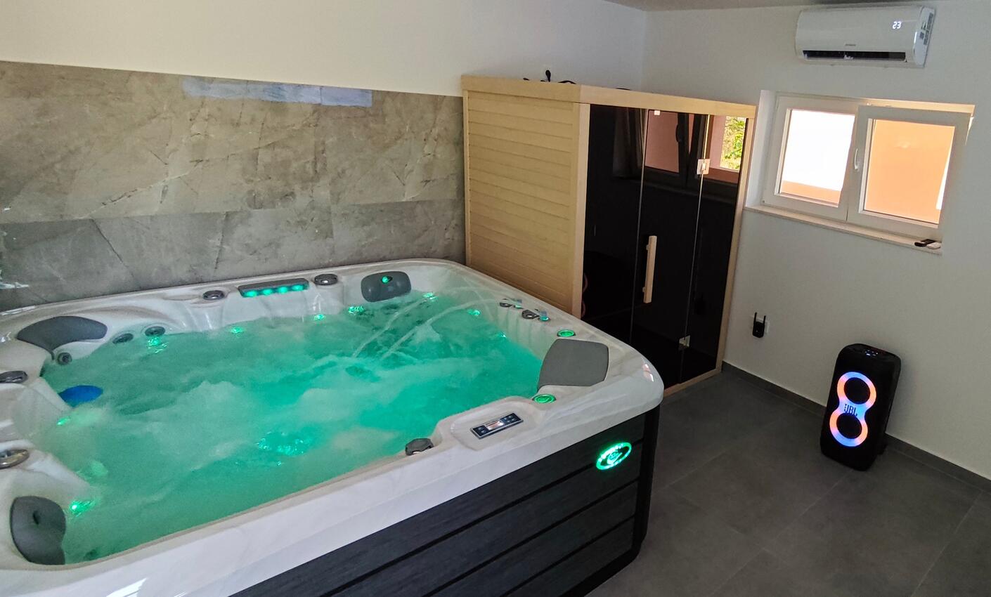Apartamentos con piscina adecuados para familias con niños Vinisce, Trogir - 12676