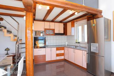 Apartments by the sea Duće, Omiš - 12687