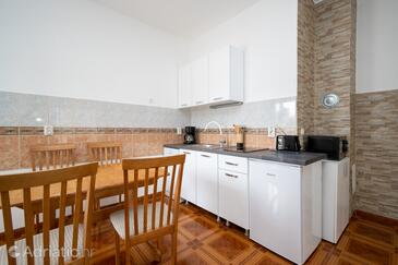 Apartmani s parkingom Vir - 12692