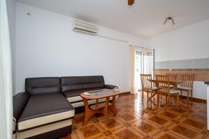 2-Zimmer-Ferienwohnung Vir (A-12692-b(
