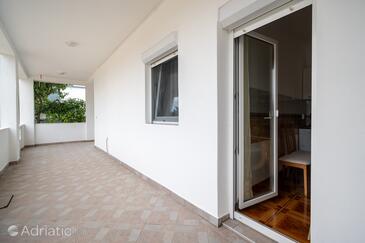 Apartmani s parkingom Vir - 12692