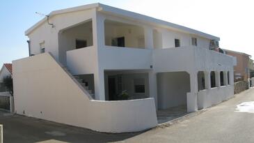 Apartments with terrace Vir, North Dalmatia