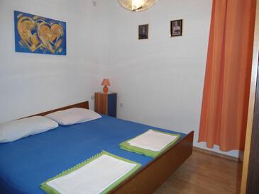 Apartmány s parkovištěm Vodice - 12721