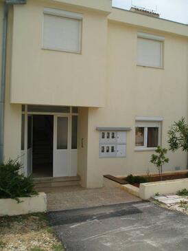 Lägenhet med balkong Petrčane, Norra Dalmatien