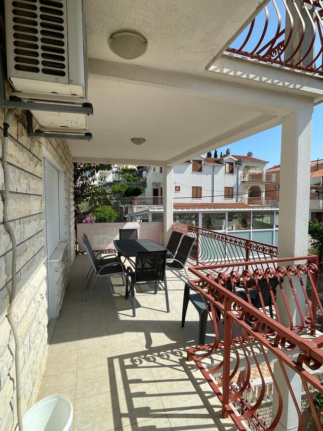 Apartments with parking space Seget Vranjica, Trogir - 12760