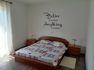 Appartamenti e camere con piscina Kampor, Arbe - Rab - 12773