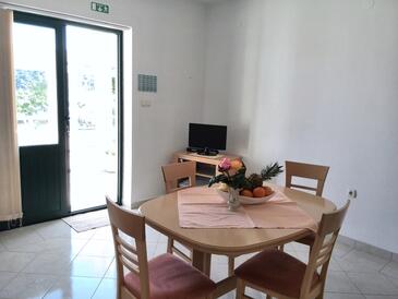Apartments and rooms with a swimming pool Kampor, Rab - 12773